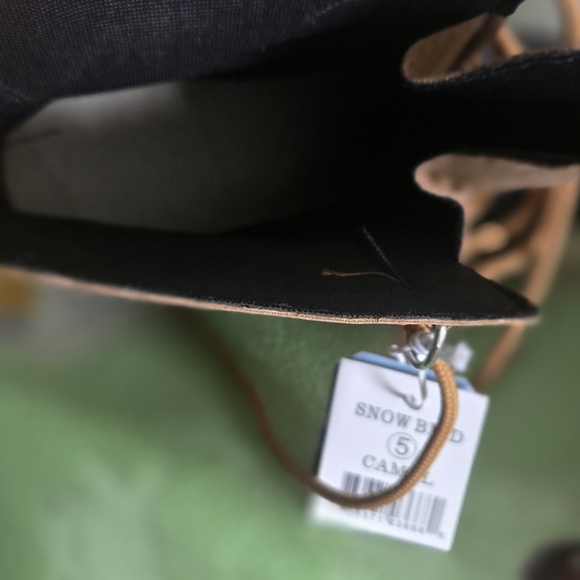 Tundra Snow Bird Waterproof Winter Boots Size 5 Camel/Black - Picture 8 of 9